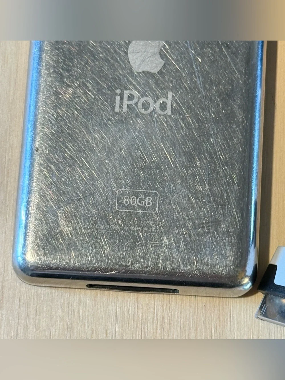 iPod Model:A1238 6ThGen 80GB Turns On Bad Hard Drive Parts/Repair Only Read Blw